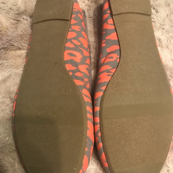 Flats - Picture 1 of 2